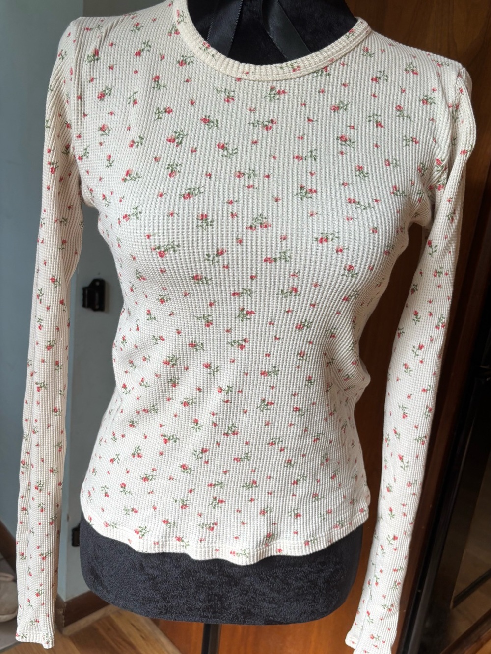 Brandy Melville Cream Long-Sleeve Ribbed Top with Pink Floral Print
